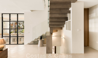 Exquisita y moderna villa de lujo a la venta, en la playa, Los Monteros, Este de Marbella 26684 