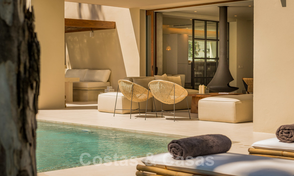 Exquisita y moderna villa de lujo a la venta, en la playa, Los Monteros, Este de Marbella 26690