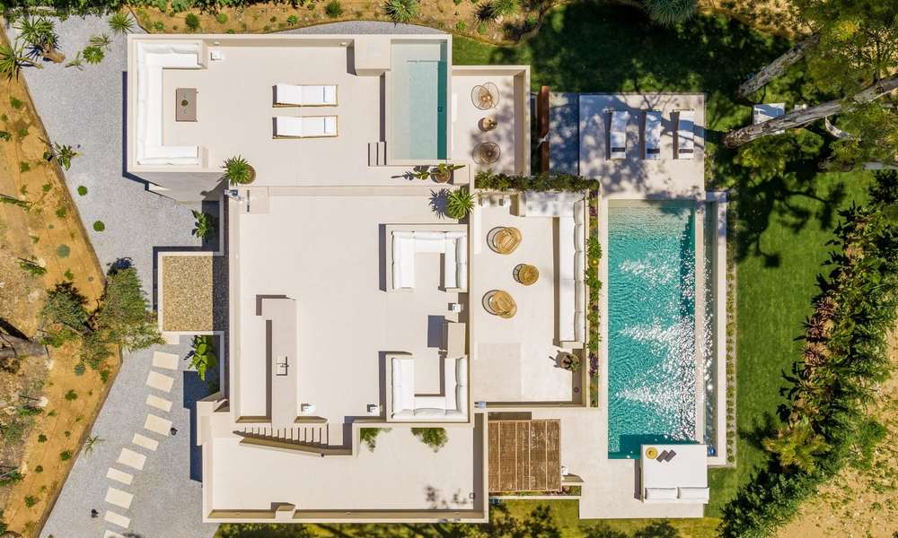 Exquisita y moderna villa de lujo a la venta, en la playa, Los Monteros, Este de Marbella 26694