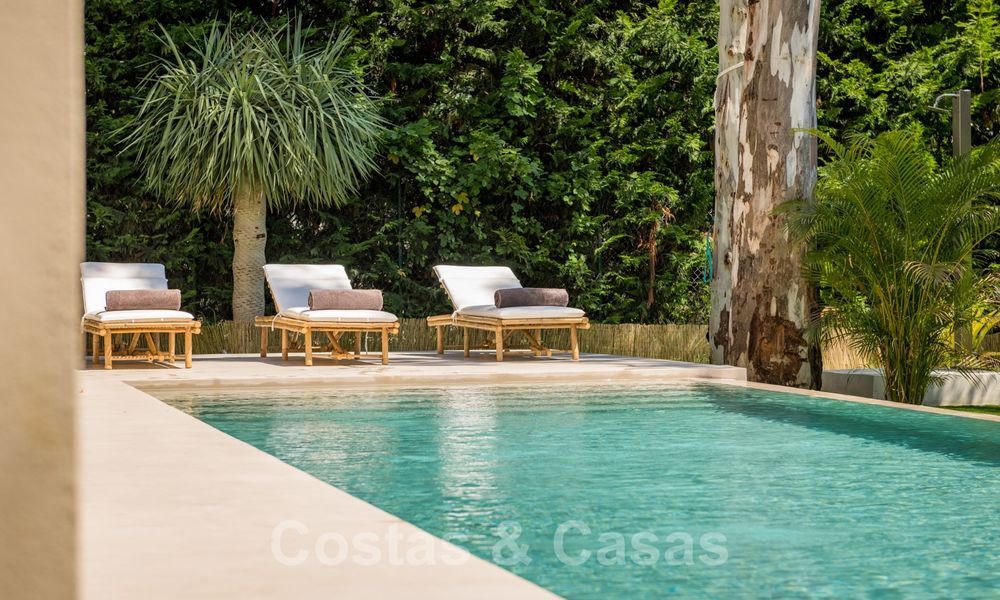 Exquisita y moderna villa de lujo a la venta, en la playa, Los Monteros, Este de Marbella 26696