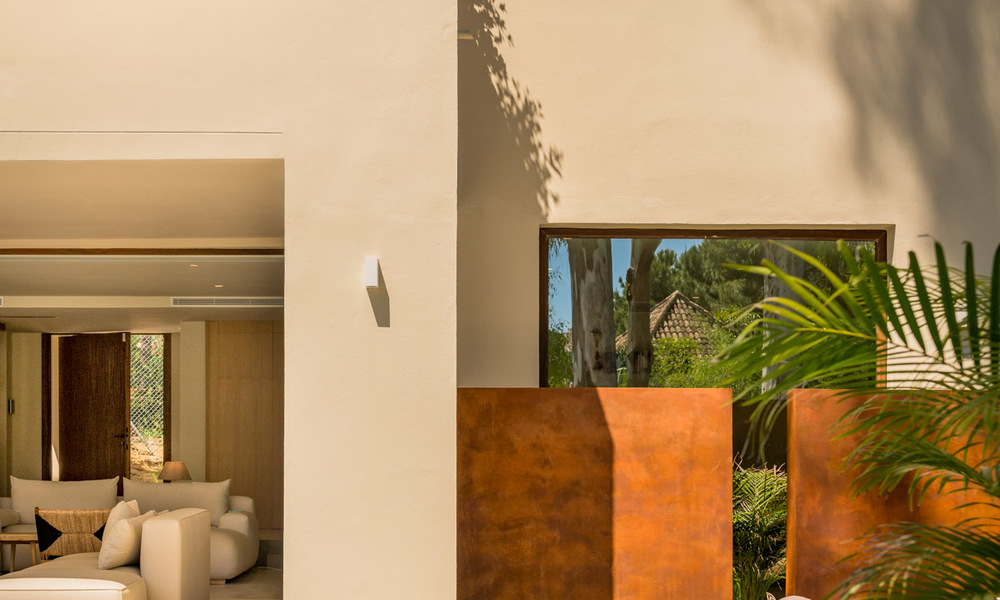 Exquisita y moderna villa de lujo a la venta, en la playa, Los Monteros, Este de Marbella 26698