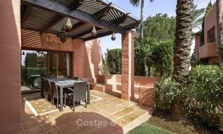 Atractivo y espacioso apartamento en un exclusivo complejo frente al mar en venta, entre Marbella y Estepona. 11773 