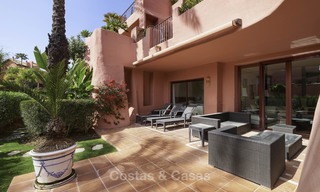 Atractivo y espacioso apartamento en un exclusivo complejo frente al mar en venta, entre Marbella y Estepona. 11774 