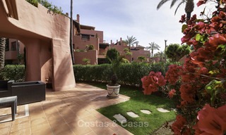 Atractivo y espacioso apartamento en un exclusivo complejo frente al mar en venta, entre Marbella y Estepona. 11777 