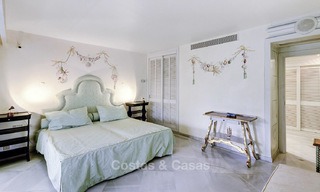 Apartamento de lujo en segunda línea de playa en un exclusivo complejo en venta, en el centro de Marbella 11862 