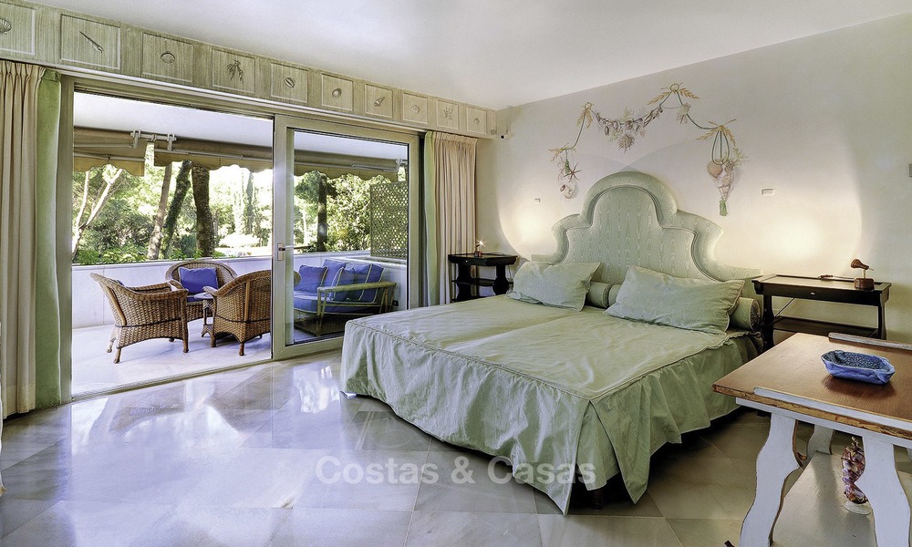 Apartamento de lujo en segunda línea de playa en un exclusivo complejo en venta, en el centro de Marbella 11875