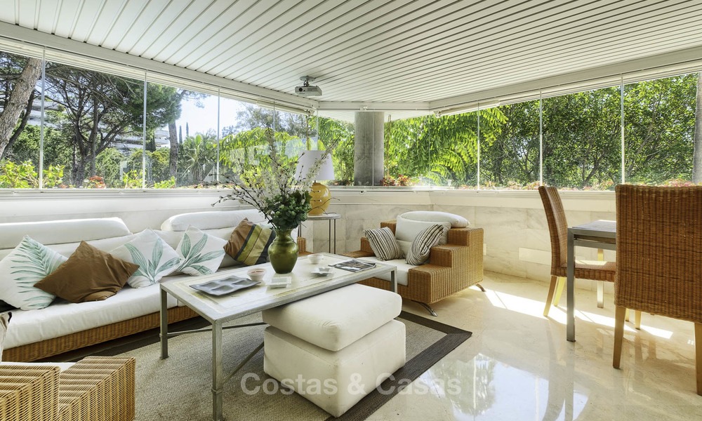 Amplio y lujoso apartamento junto a la playa en un prestigioso complejo a la venta cerca del centro de Marbella - Milla de Oro 11946