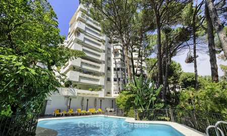 Amplio y lujoso apartamento junto a la playa en un prestigioso complejo a la venta cerca del centro de Marbella - Milla de Oro 11955