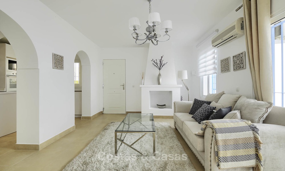 Casa adosada totalmente renovada en venta en una urbanización frente al mar en la Nueva Milla de Oro - Estepona - Marbella 11992