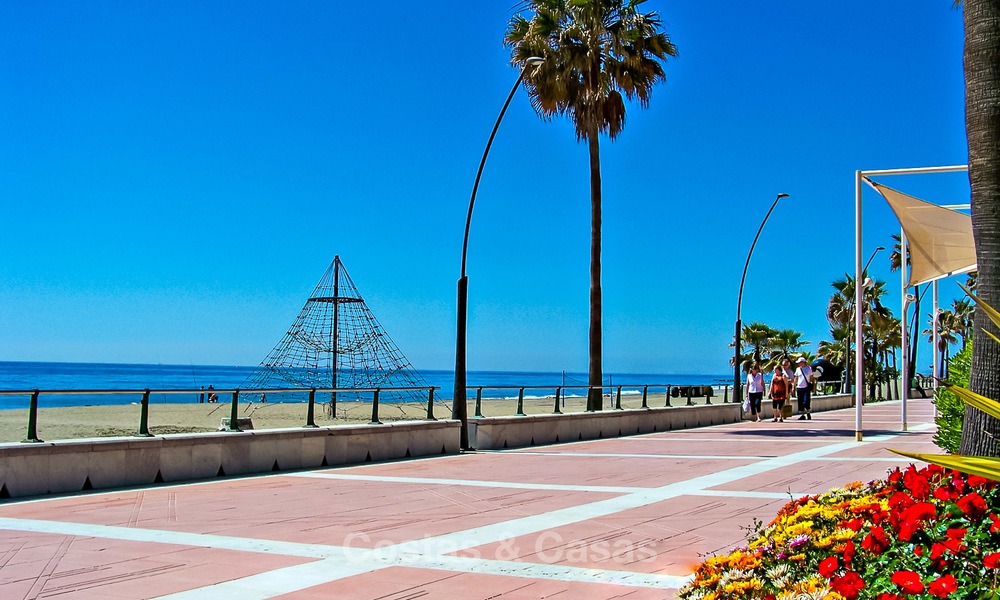 Preciosas y modernas villas de golf en venta en Estepona 12184