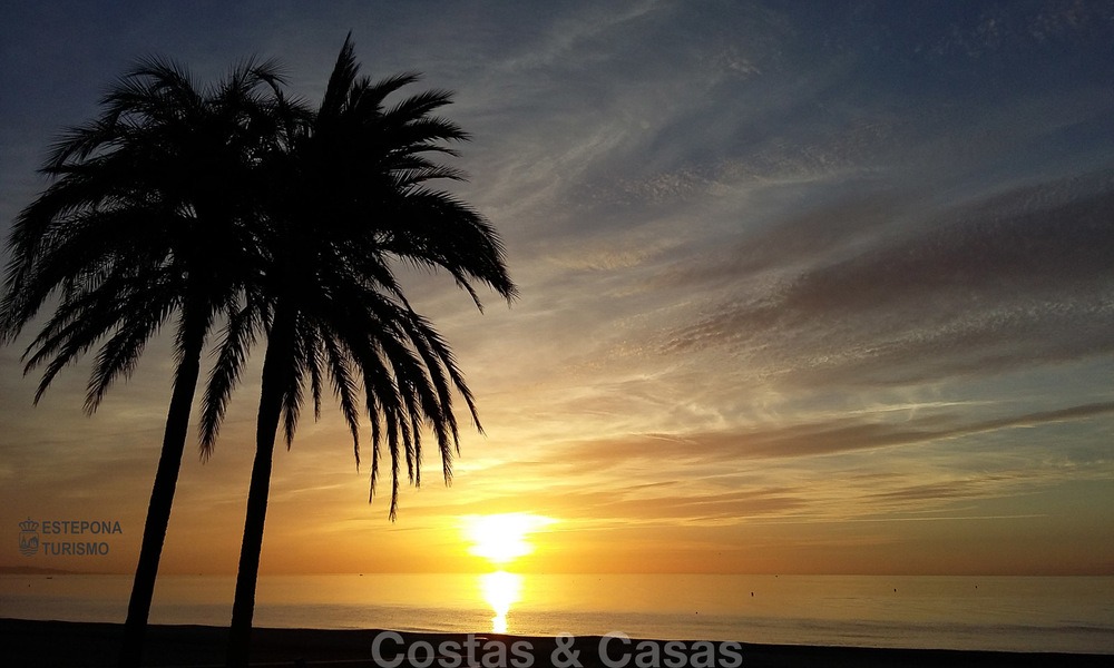 Preciosas y modernas villas de golf en venta en Estepona 12188