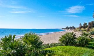 Preciosas y modernas villas de golf en venta en Estepona 12192 