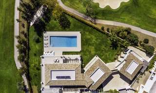 Prestigiosa villa de lujo con excepcionales vistas al mar en venta, primera línea de golf y lista para ser habitada en Nueva Andalucia - Marbella 17121 