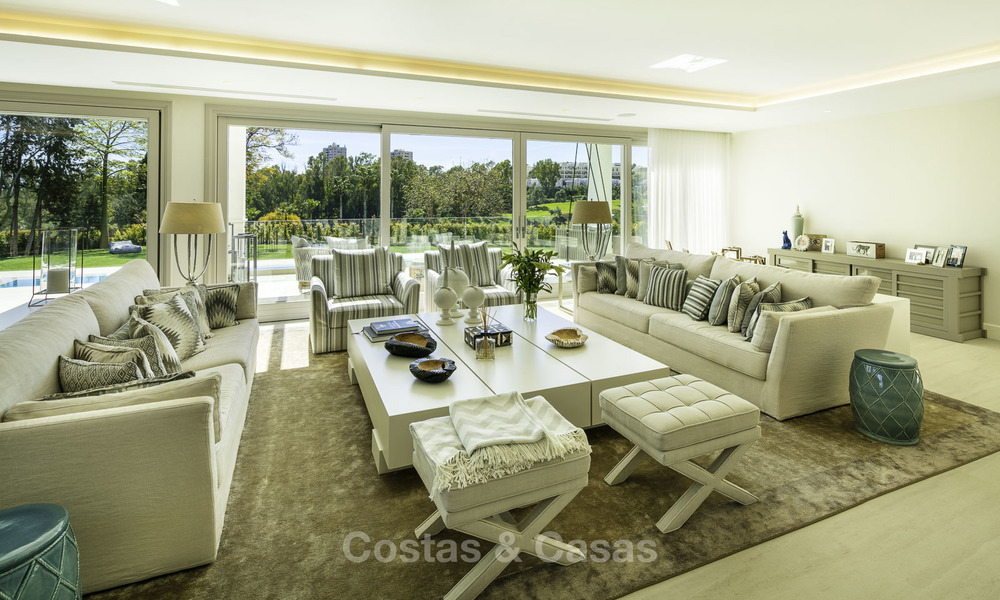 Prestigiosa villa de lujo con excepcionales vistas al mar en venta, primera línea de golf y lista para ser habitada en Nueva Andalucia - Marbella 17125