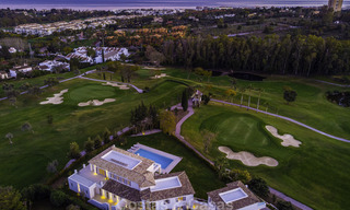 Prestigiosa villa de lujo con excepcionales vistas al mar en venta, primera línea de golf y lista para ser habitada en Nueva Andalucia - Marbella 17134 