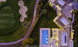 Prestigiosa villa de lujo con excepcionales vistas al mar en venta, primera línea de golf y lista para ser habitada en Nueva Andalucia - Marbella 17135 
