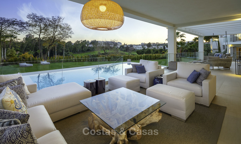 Prestigiosa villa de lujo con excepcionales vistas al mar en venta, primera línea de golf y lista para ser habitada en Nueva Andalucia - Marbella 17138