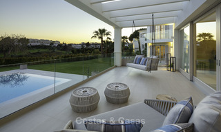Prestigiosa villa de lujo con excepcionales vistas al mar en venta, primera línea de golf y lista para ser habitada en Nueva Andalucia - Marbella 17139 