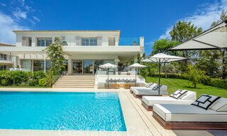 Prestigiosa villa de lujo con excepcionales vistas al mar en venta, primera línea de golf y lista para ser habitada en Nueva Andalucia - Marbella 57165 