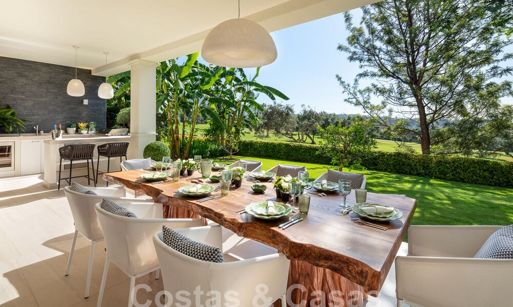 Prestigiosa villa de lujo con excepcionales vistas al mar en venta, primera línea de golf y lista para ser habitada en Nueva Andalucia - Marbella 57169