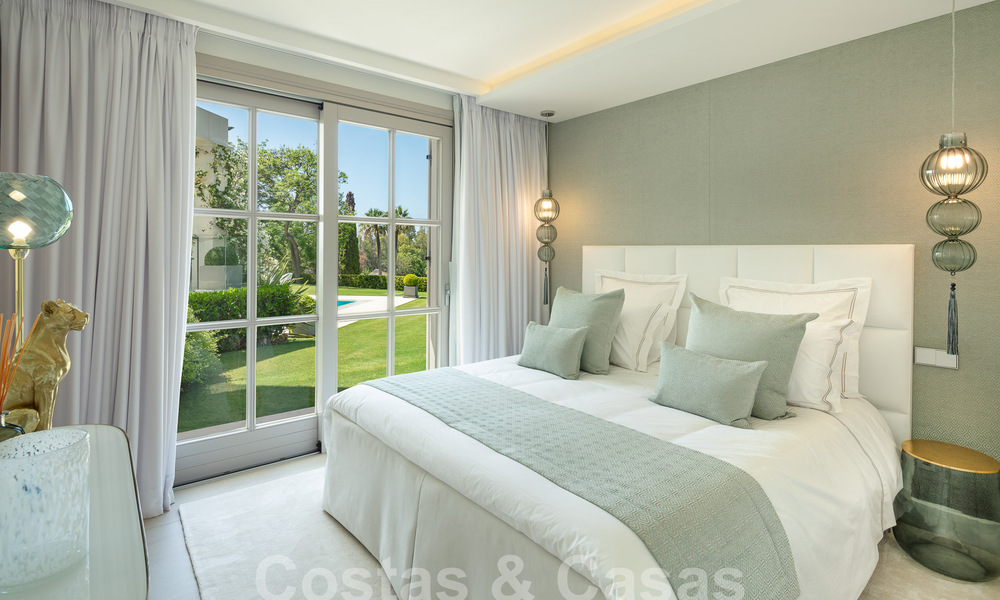 Prestigiosa villa de lujo con excepcionales vistas al mar en venta, primera línea de golf y lista para ser habitada en Nueva Andalucia - Marbella 57185