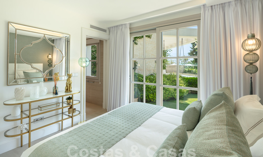 Prestigiosa villa de lujo con excepcionales vistas al mar en venta, primera línea de golf y lista para ser habitada en Nueva Andalucia - Marbella 57186