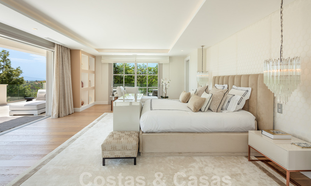 Prestigiosa villa de lujo con excepcionales vistas al mar en venta, primera línea de golf y lista para ser habitada en Nueva Andalucia - Marbella 57191