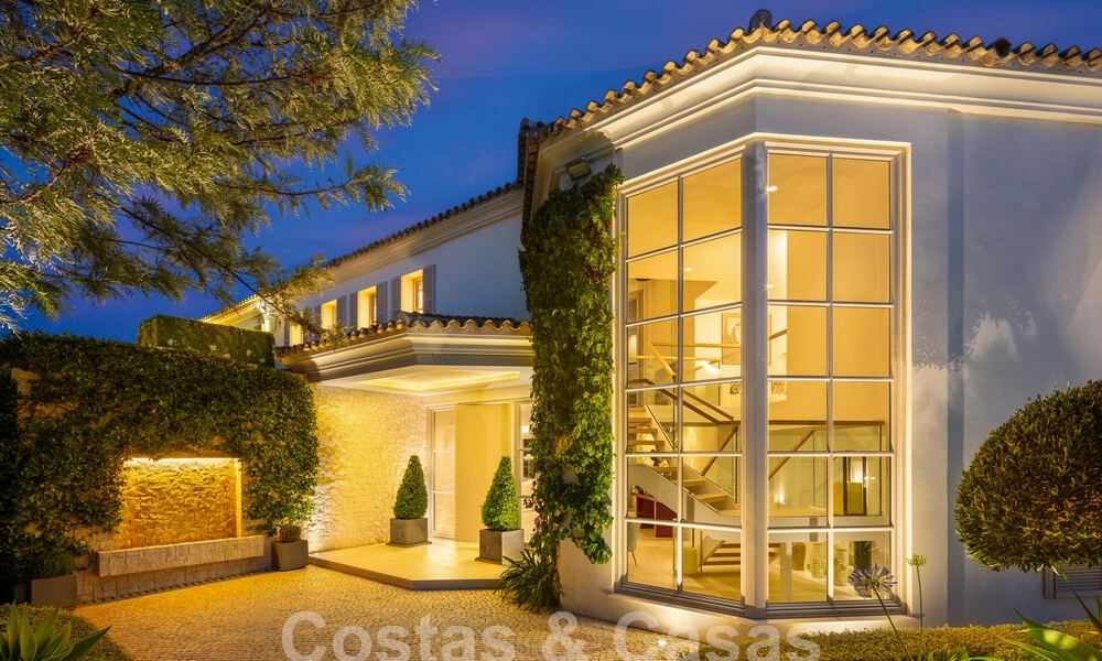 Prestigiosa villa de lujo con excepcionales vistas al mar en venta, primera línea de golf y lista para ser habitada en Nueva Andalucia - Marbella 57201