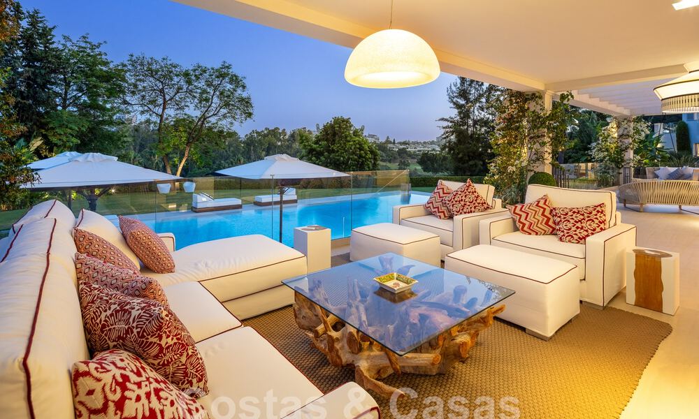 Prestigiosa villa de lujo con excepcionales vistas al mar en venta, primera línea de golf y lista para ser habitada en Nueva Andalucia - Marbella 57203