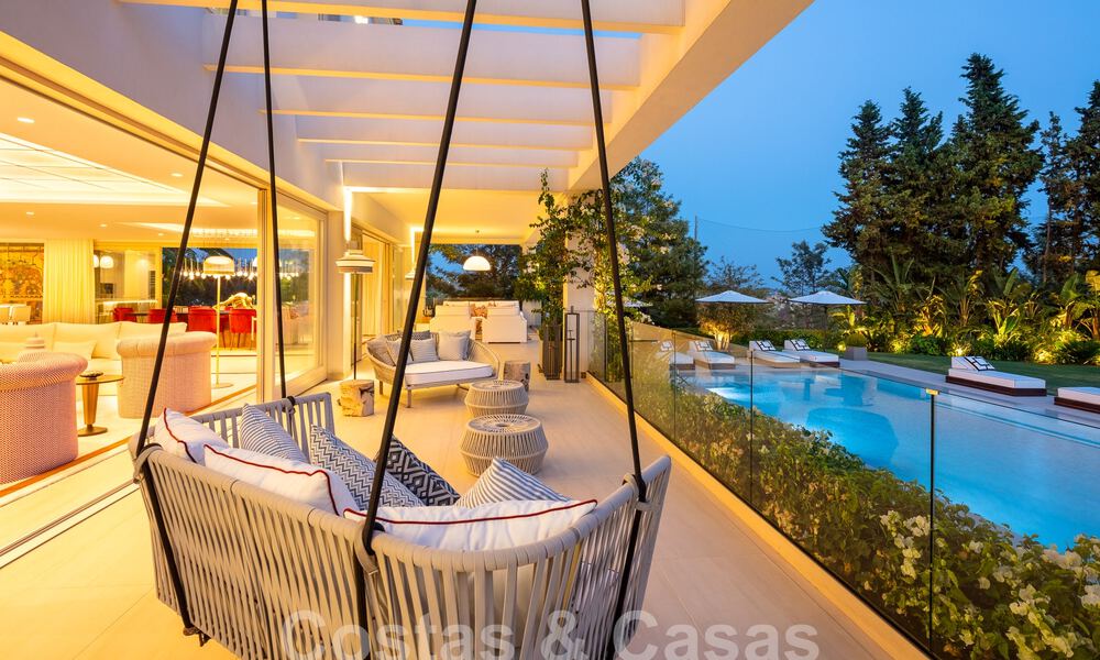 Prestigiosa villa de lujo con excepcionales vistas al mar en venta, primera línea de golf y lista para ser habitada en Nueva Andalucia - Marbella 57204