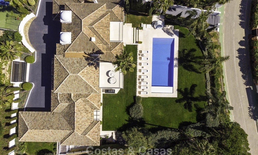Excepcional villa de lujo con increíbles vistas al golf y al mar en venta en el corazón de Nueva Andalucía - Marbella 12085