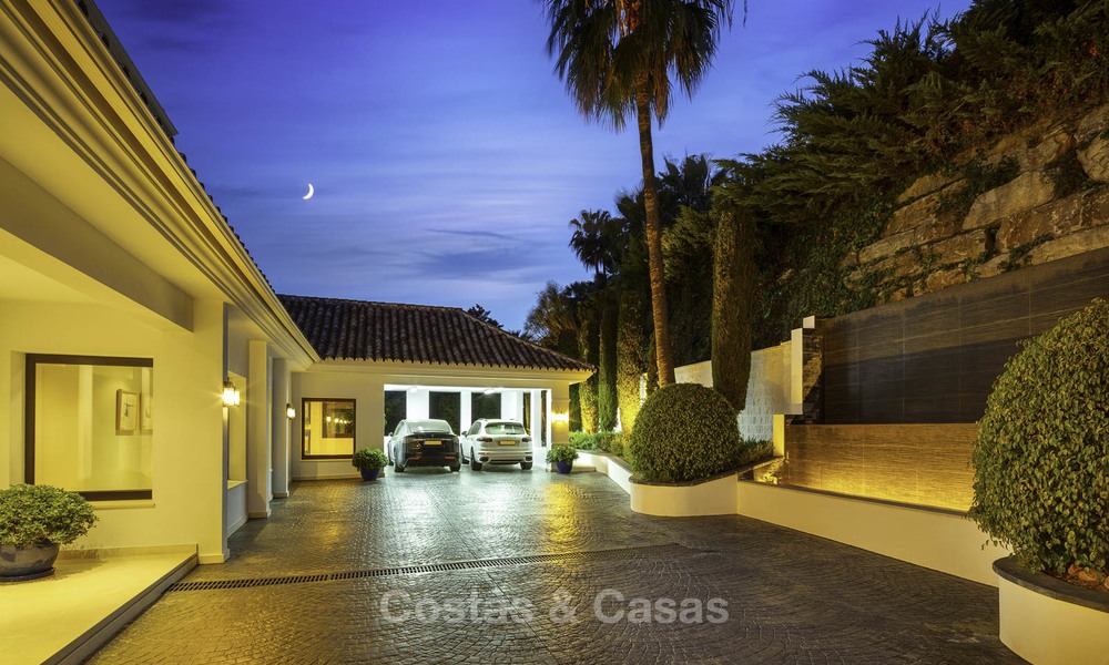 Excepcional villa de lujo con increíbles vistas al golf y al mar en venta en el corazón de Nueva Andalucía - Marbella 12101