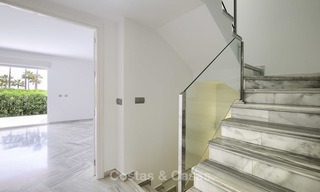 Adosado totalmente reformado en venta en complejo frente al mar, con vistas al mar y acceso directo a la playa, entre Estepona y Marbella 12157 