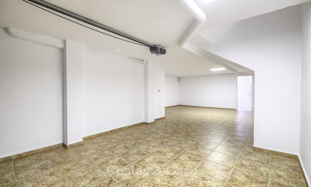 Adosado totalmente reformado en venta en complejo frente al mar, con vistas al mar y acceso directo a la playa, entre Estepona y Marbella 12158