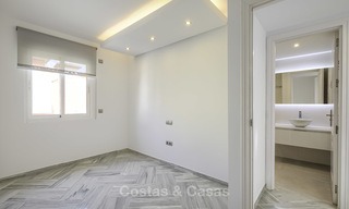 Adosado totalmente reformado en venta en complejo frente al mar, con vistas al mar y acceso directo a la playa, entre Estepona y Marbella 12162 