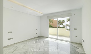 Adosado totalmente reformado en venta en complejo frente al mar, con vistas al mar y acceso directo a la playa, entre Estepona y Marbella 12165 