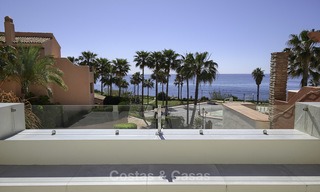 Adosado totalmente reformado en venta en complejo frente al mar, con vistas al mar y acceso directo a la playa, entre Estepona y Marbella 12177 