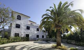 Encantadora villa de estilo tradicional con vistas al mar y a la montaña en venta en El Madroñal – Benahavis – Marbella 12623 