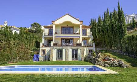 Villa de estilo rústico con vistas al mar y a la montaña en venta, Benahavis, Marbella 12647