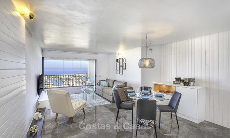 Oportunidad única: apartamento de lujo moderno y totalmente renovado en el corazón de Puerto Banús, con vistas panorámicas al puerto deportivo y al mar - Marbella 12747