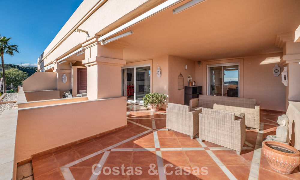 Amplios apartamentos y áticos de lujo con vistas al mar en venta en Nueva Andalucia, Marbella 796820