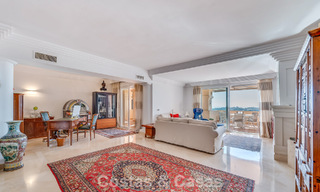 Amplios apartamentos y áticos de lujo con vistas al mar en venta en Nueva Andalucia, Marbella 796822 