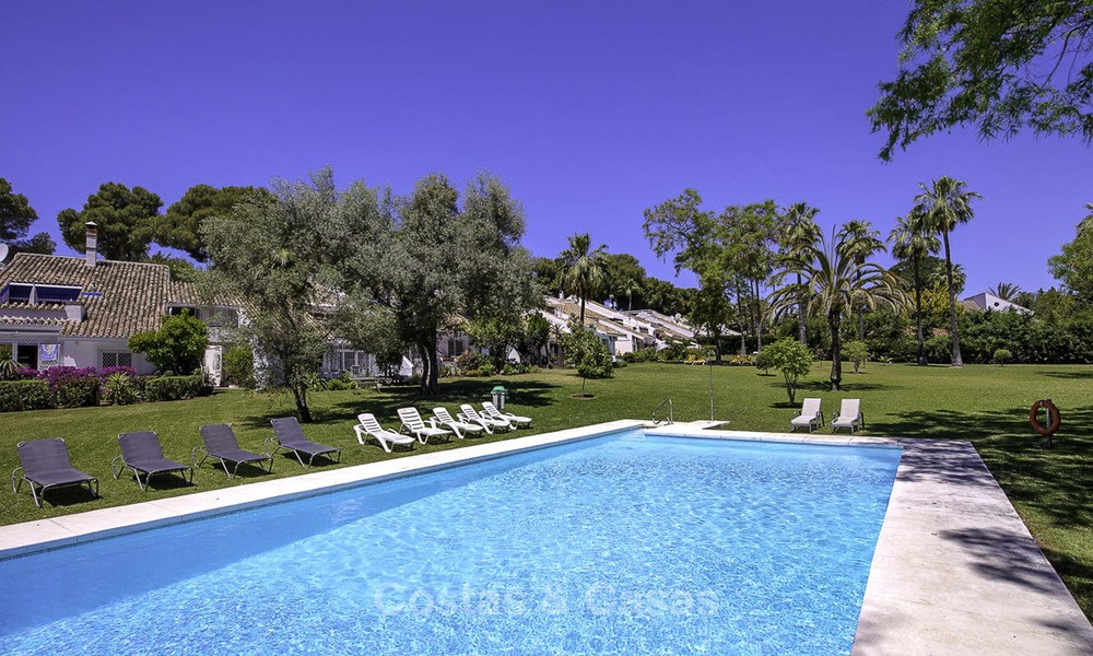 Apartamentos con jardín a un precio atractivo y bien situado a la venta, a poca distancia de la playa, amenidades y Puerto Banús - Nueva Andalucia - Marbella 13079
