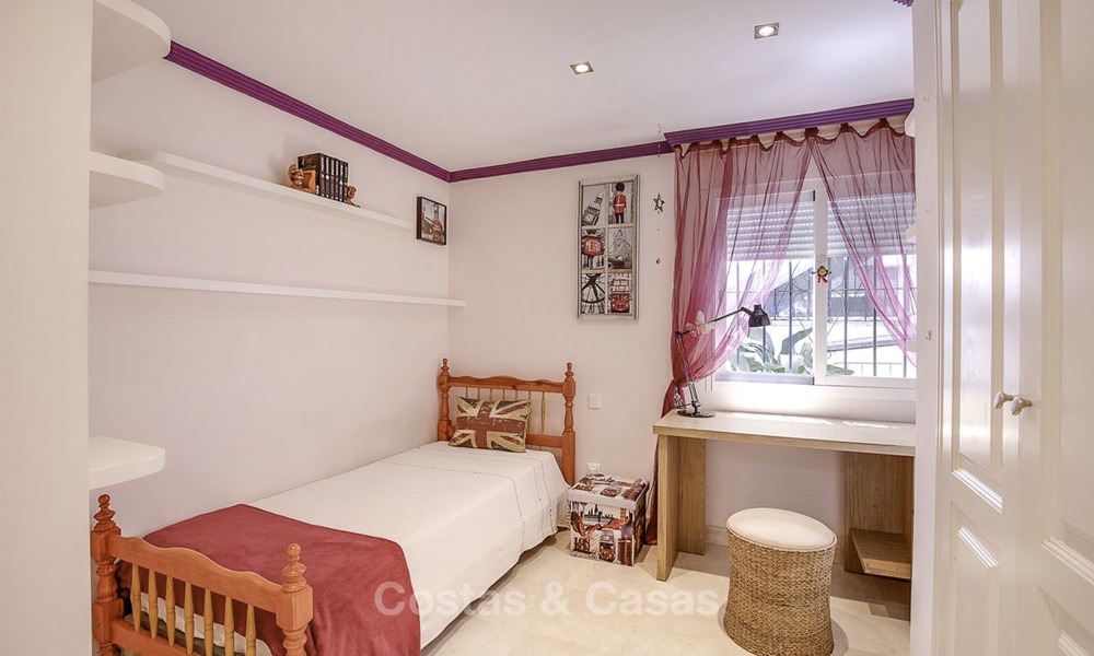 Apartamentos con jardín a un precio atractivo y bien situado a la venta, a poca distancia de la playa, amenidades y Puerto Banús - Nueva Andalucia - Marbella 13086