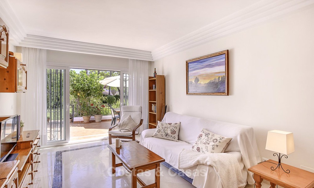 Apartamentos con jardín a un precio atractivo y bien situado a la venta, a poca distancia de la playa, amenidades y Puerto Banús - Nueva Andalucia - Marbella 13093