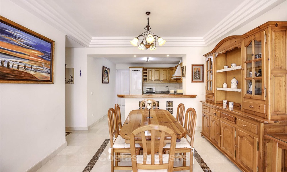 Apartamentos con jardín a un precio atractivo y bien situado a la venta, a poca distancia de la playa, amenidades y Puerto Banús - Nueva Andalucia - Marbella 13097