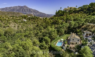 Idílica villa tradicional con increíbles vistas al campo en venta, en la exclusiva finca cerrada de El Madroñal – Benahavis – Marbella 12940 