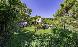 Idílica villa tradicional con increíbles vistas al campo en venta, en la exclusiva finca cerrada de El Madroñal – Benahavis – Marbella 12941 