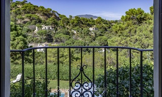 Idílica villa tradicional con increíbles vistas al campo en venta, en la exclusiva finca cerrada de El Madroñal – Benahavis – Marbella 12960 