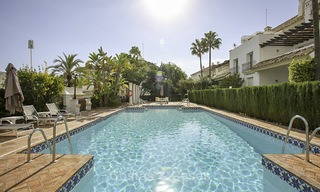 Amplio apartamento con vistas panorámicas al mar en venta, en un prestigioso complejo en la Milla de Oro de Marbella. 13151 